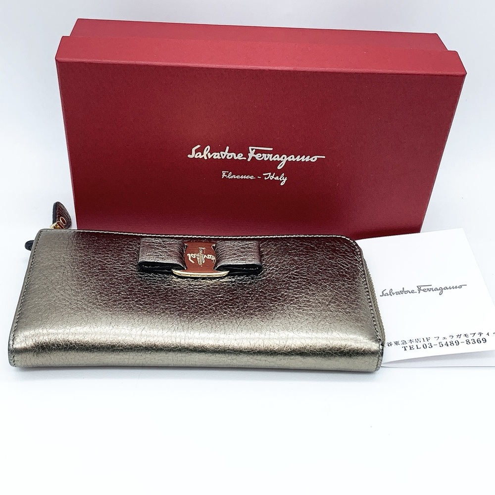 Salvatore Ferragamo Round Zip Long Wallet Gold Leather